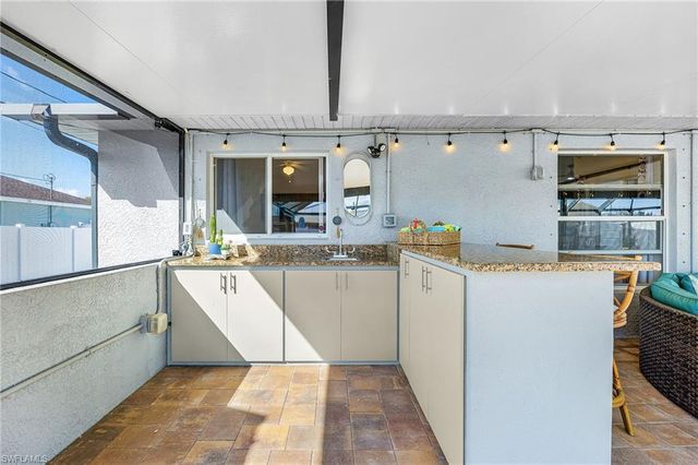 1900 SW 2nd TER, Cape Coral, FL 33991