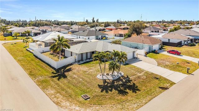 1900 SW 2nd TER, Cape Coral, FL 33991