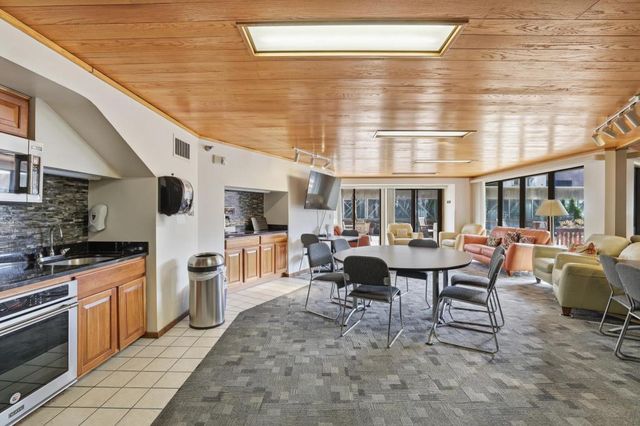 26 10th St W 610, Saint Paul, MN 55102