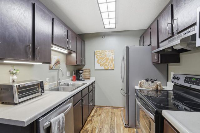 26 10th St W 610, Saint Paul, MN 55102