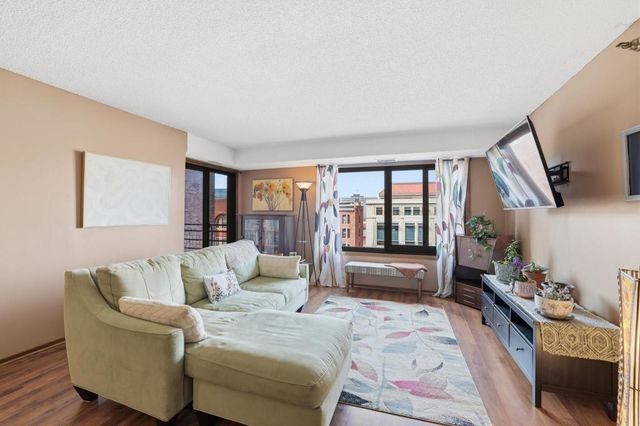 26 10th St W 610, Saint Paul, MN 55102