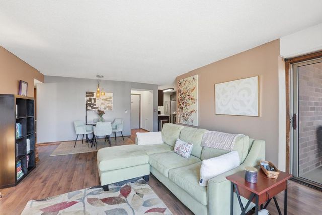 26 10th St W 610, Saint Paul, MN 55102