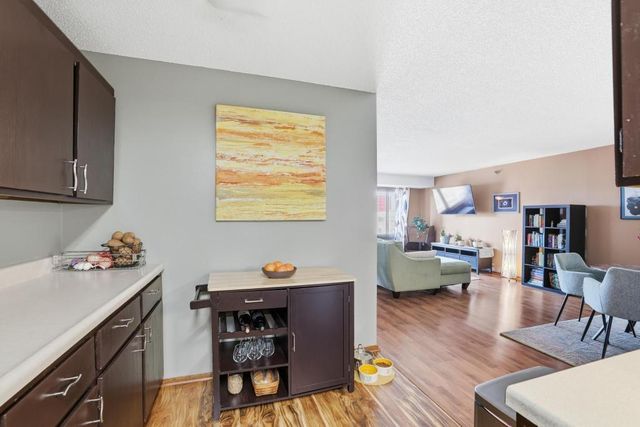 26 10th St W 610, Saint Paul, MN 55102