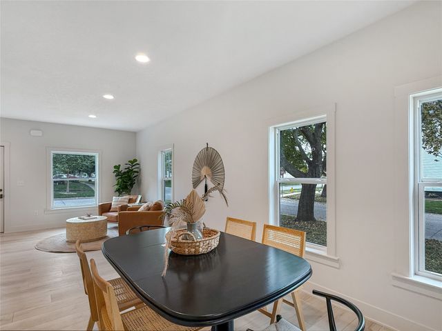 200 E Granger Avenue, Des Moines, IA 50315