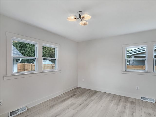 200 E Granger Avenue, Des Moines, IA 50315