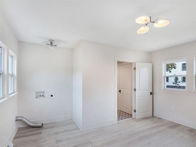 200 E Granger Avenue, Des Moines, IA 50315