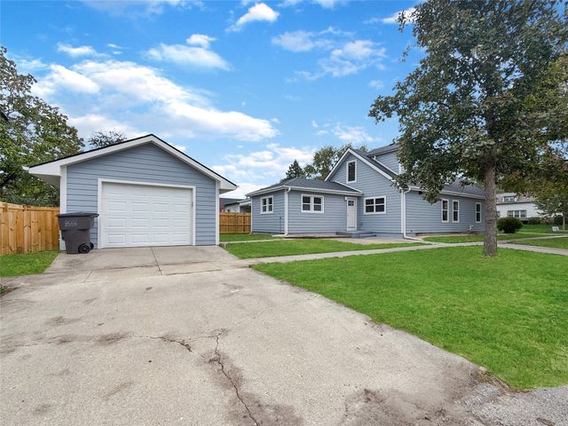 200 E Granger Avenue, Des Moines, IA 50315