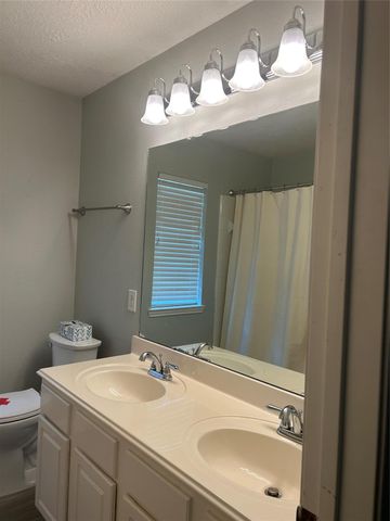 18419 Autumn Park Dr, Houston, TX 77084