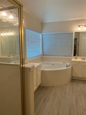 18419 Autumn Park Dr, Houston, TX 77084