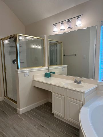 18419 Autumn Park Dr, Houston, TX 77084