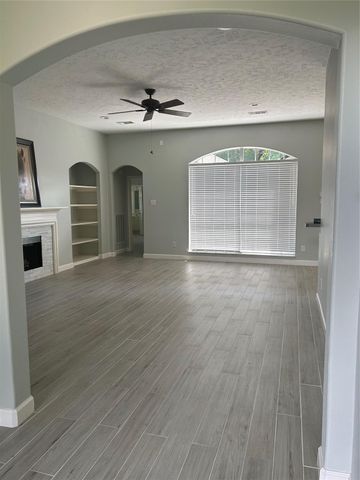 18419 Autumn Park Dr, Houston, TX 77084