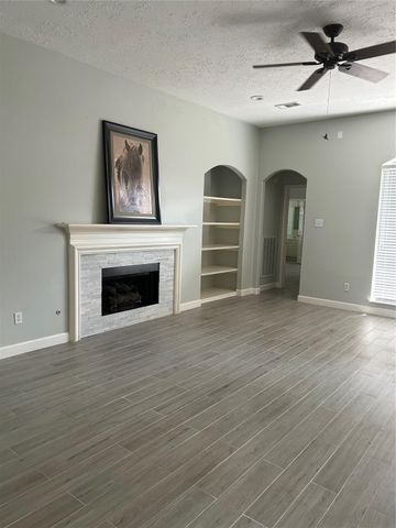 18419 Autumn Park Dr, Houston, TX 77084