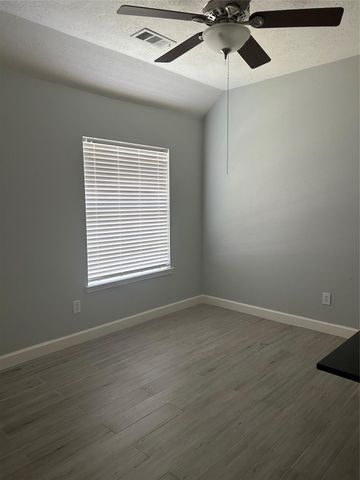 18419 Autumn Park Dr, Houston, TX 77084