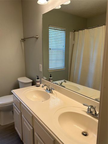 18419 Autumn Park Dr, Houston, TX 77084