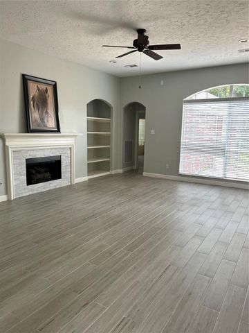 18419 Autumn Park Dr, Houston, TX 77084