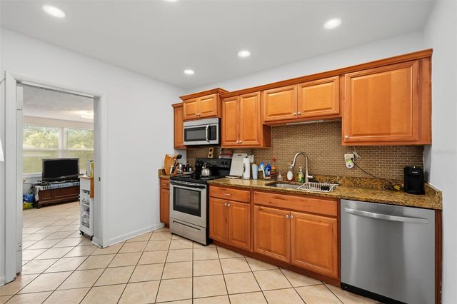 1542 LAKEVIEW ROAD, Clearwater, FL 33756