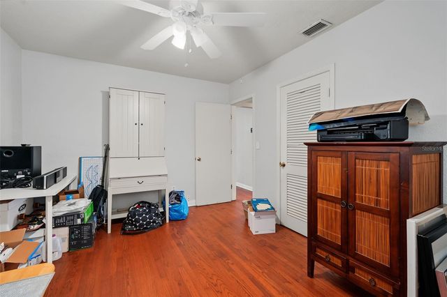 1542 LAKEVIEW ROAD, Clearwater, FL 33756