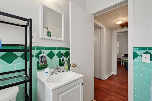 1542 LAKEVIEW ROAD, Clearwater, FL 33756