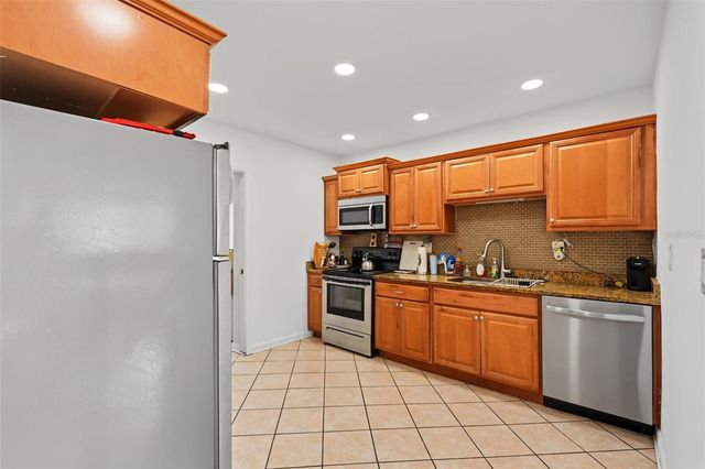 1542 LAKEVIEW ROAD, Clearwater, FL 33756