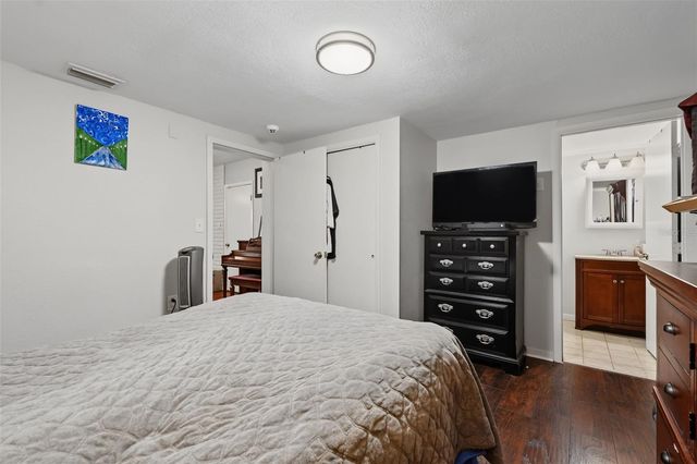 1542 LAKEVIEW ROAD, Clearwater, FL 33756