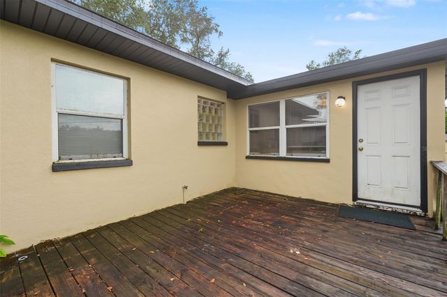 1542 LAKEVIEW ROAD, Clearwater, FL 33756