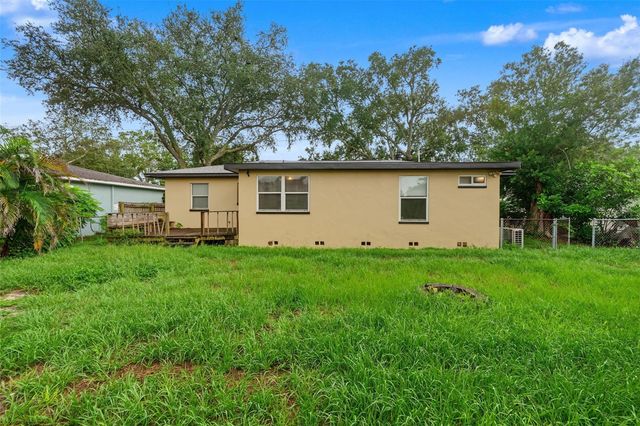 1542 LAKEVIEW ROAD, Clearwater, FL 33756