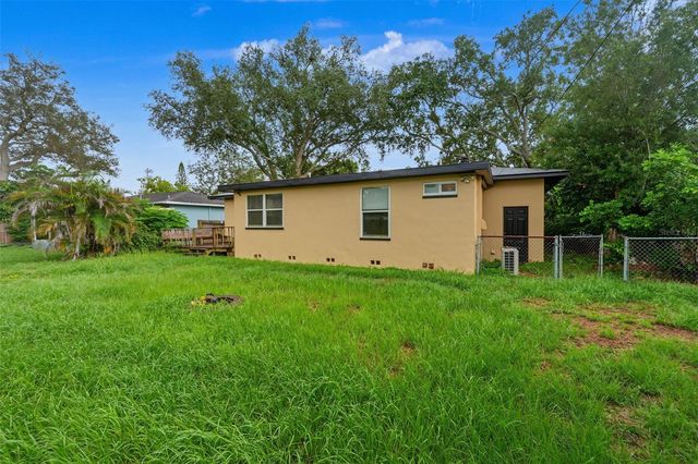 1542 LAKEVIEW ROAD, Clearwater, FL 33756