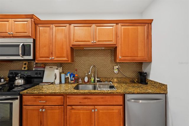 1542 LAKEVIEW ROAD, Clearwater, FL 33756