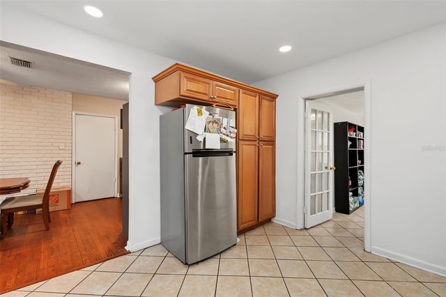 1542 LAKEVIEW ROAD, Clearwater, FL 33756