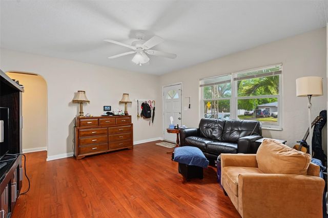 1542 LAKEVIEW ROAD, Clearwater, FL 33756