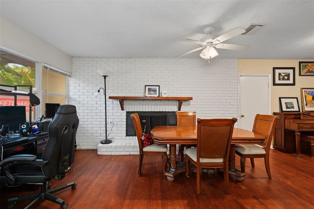 1542 LAKEVIEW ROAD, Clearwater, FL 33756
