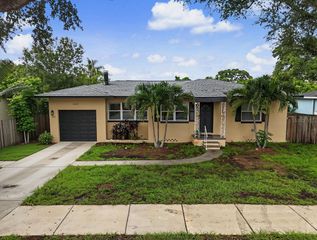 1542 LAKEVIEW ROAD, Clearwater, FL 33756