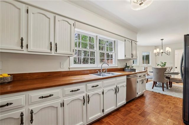 8025 River Circle, Sandy Springs, GA 30350