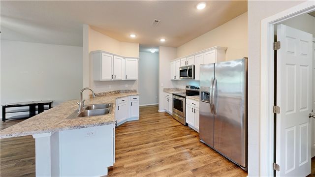 1170 S Kingfisher Lane, Fayetteville, AR 72701