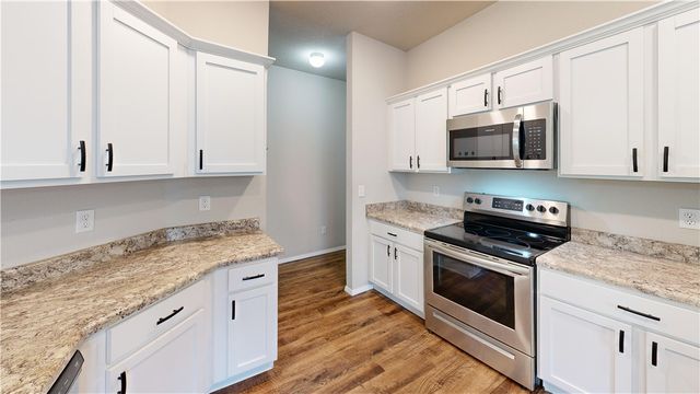 1170 S Kingfisher Lane, Fayetteville, AR 72701
