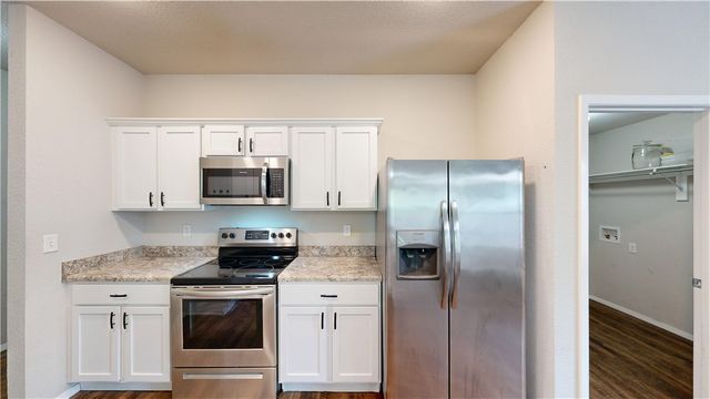 1170 S Kingfisher Lane, Fayetteville, AR 72701