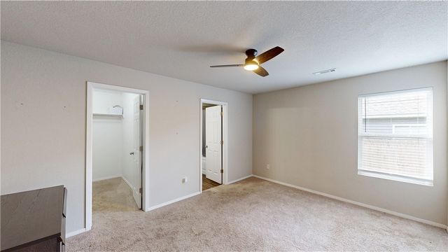 1170 S Kingfisher Lane, Fayetteville, AR 72701