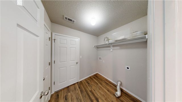 1170 S Kingfisher Lane, Fayetteville, AR 72701