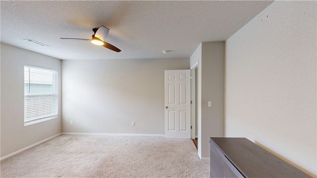 1170 S Kingfisher Lane, Fayetteville, AR 72701