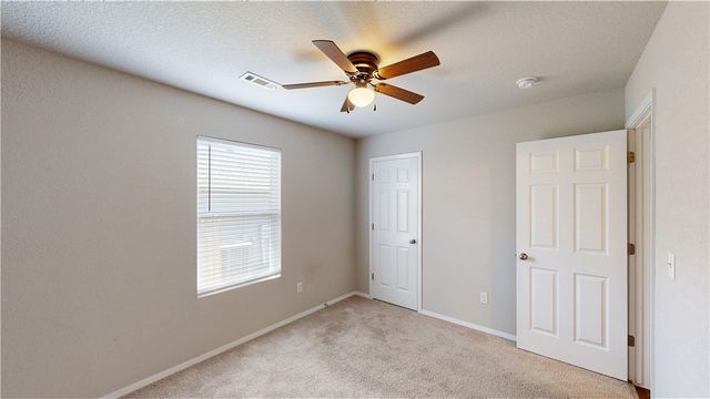 1170 S Kingfisher Lane, Fayetteville, AR 72701