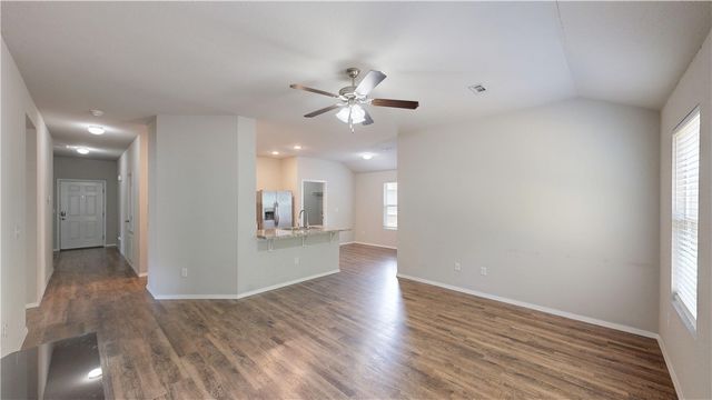 1170 S Kingfisher Lane, Fayetteville, AR 72701
