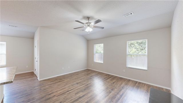 1170 S Kingfisher Lane, Fayetteville, AR 72701