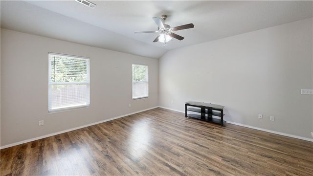 1170 S Kingfisher Lane, Fayetteville, AR 72701