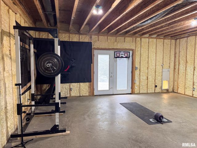 514 S Barn Hollow Drive, Athens, IL 62613