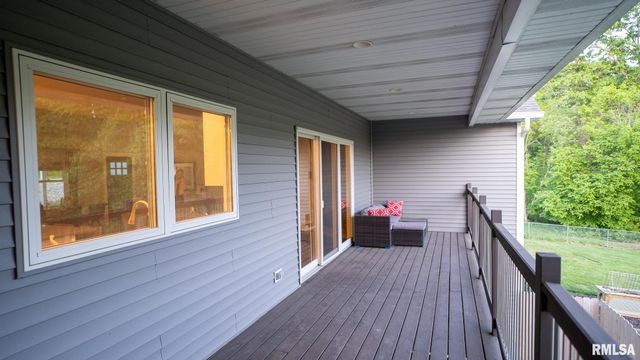 514 S Barn Hollow Drive, Athens, IL 62613