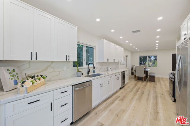 2936 S Bentley Avenue, Los Angeles, CA 90064