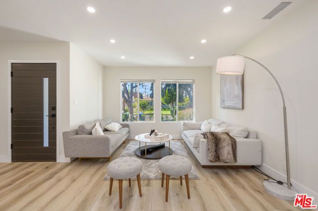 2936 S Bentley Avenue, Los Angeles, CA 90064