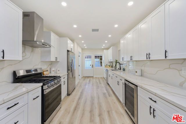 2936 S Bentley Avenue, Los Angeles, CA 90064