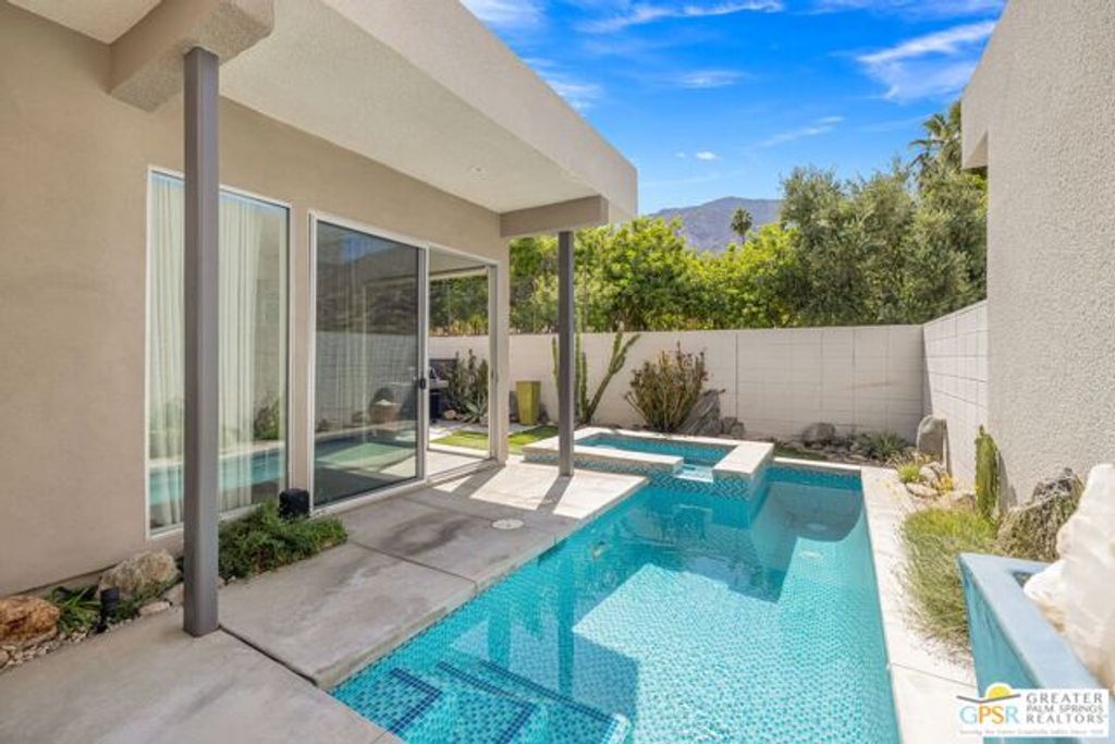 2827 S Palm Canyon Drive, Palm Springs, CA 92264