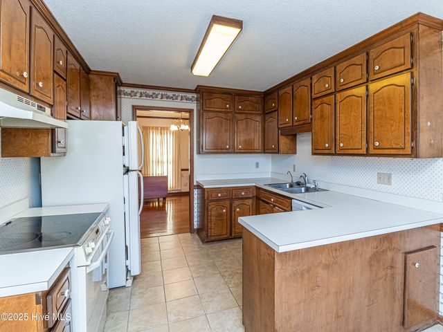 206 Maplewood Drive, Goldsboro, NC 27534
